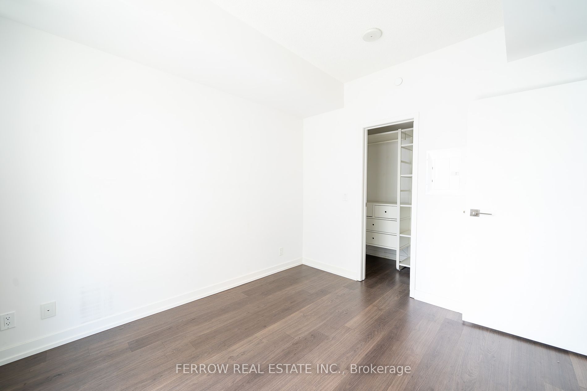 89 Dunfield Ave, #909