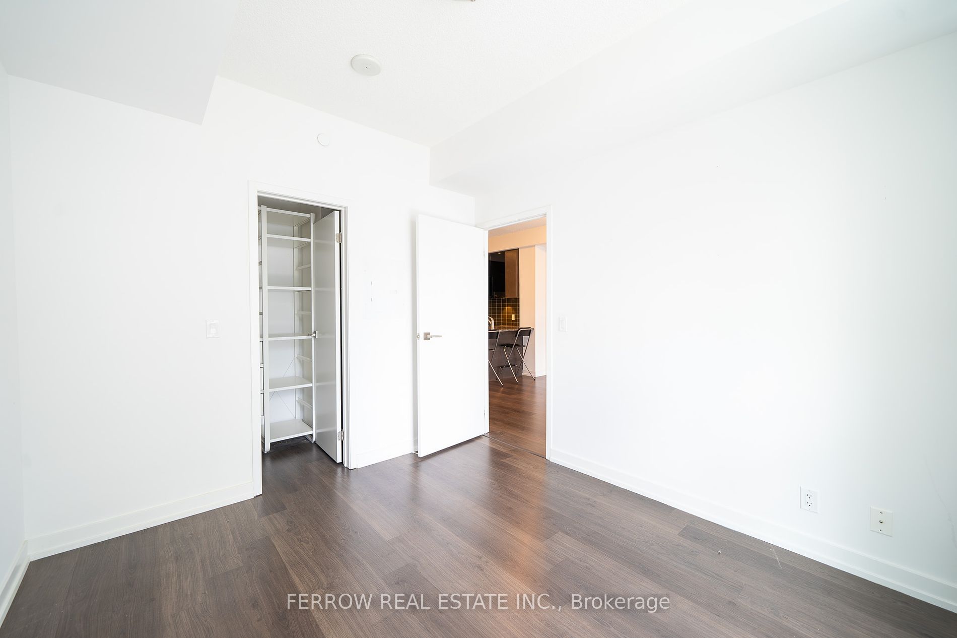 89 Dunfield Ave, #909