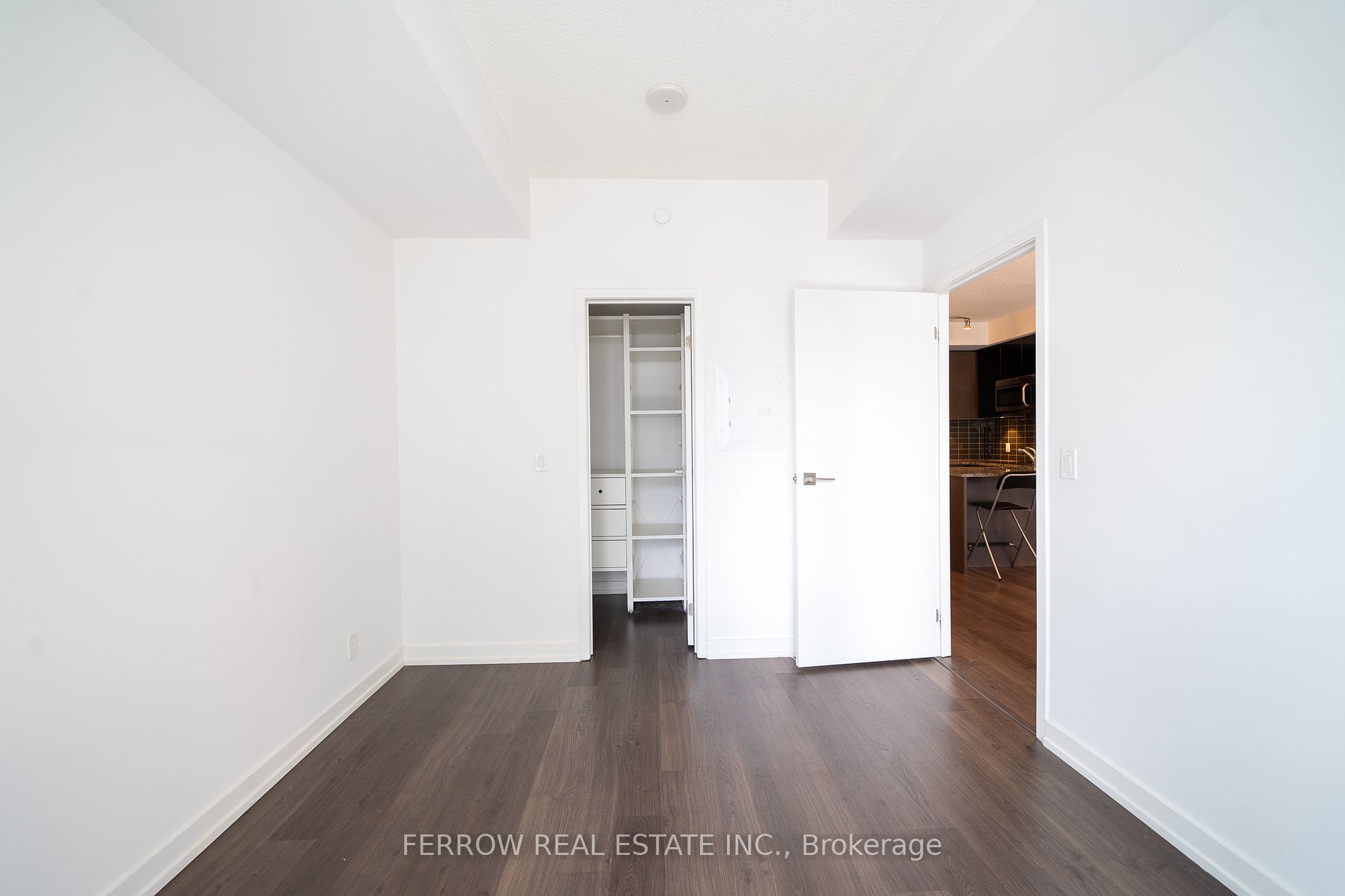 89 Dunfield Ave, #909