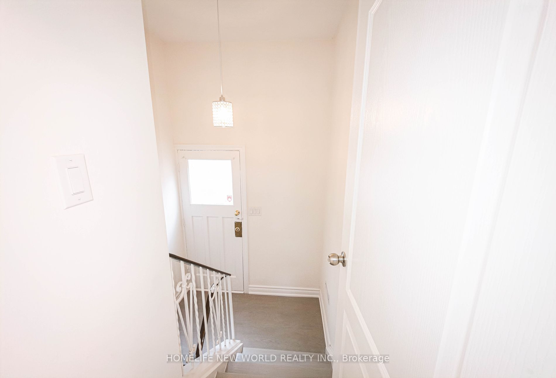52 Dukinfield Crescent