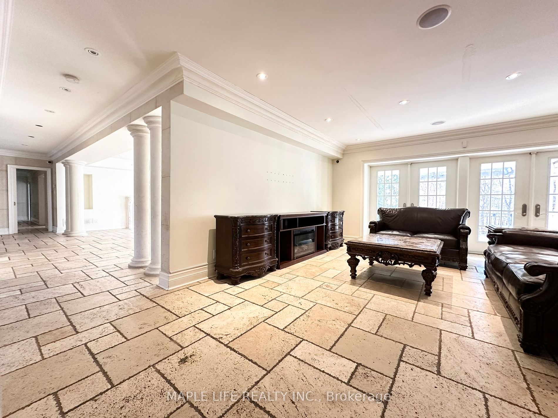 16 Brian Cliff Drive