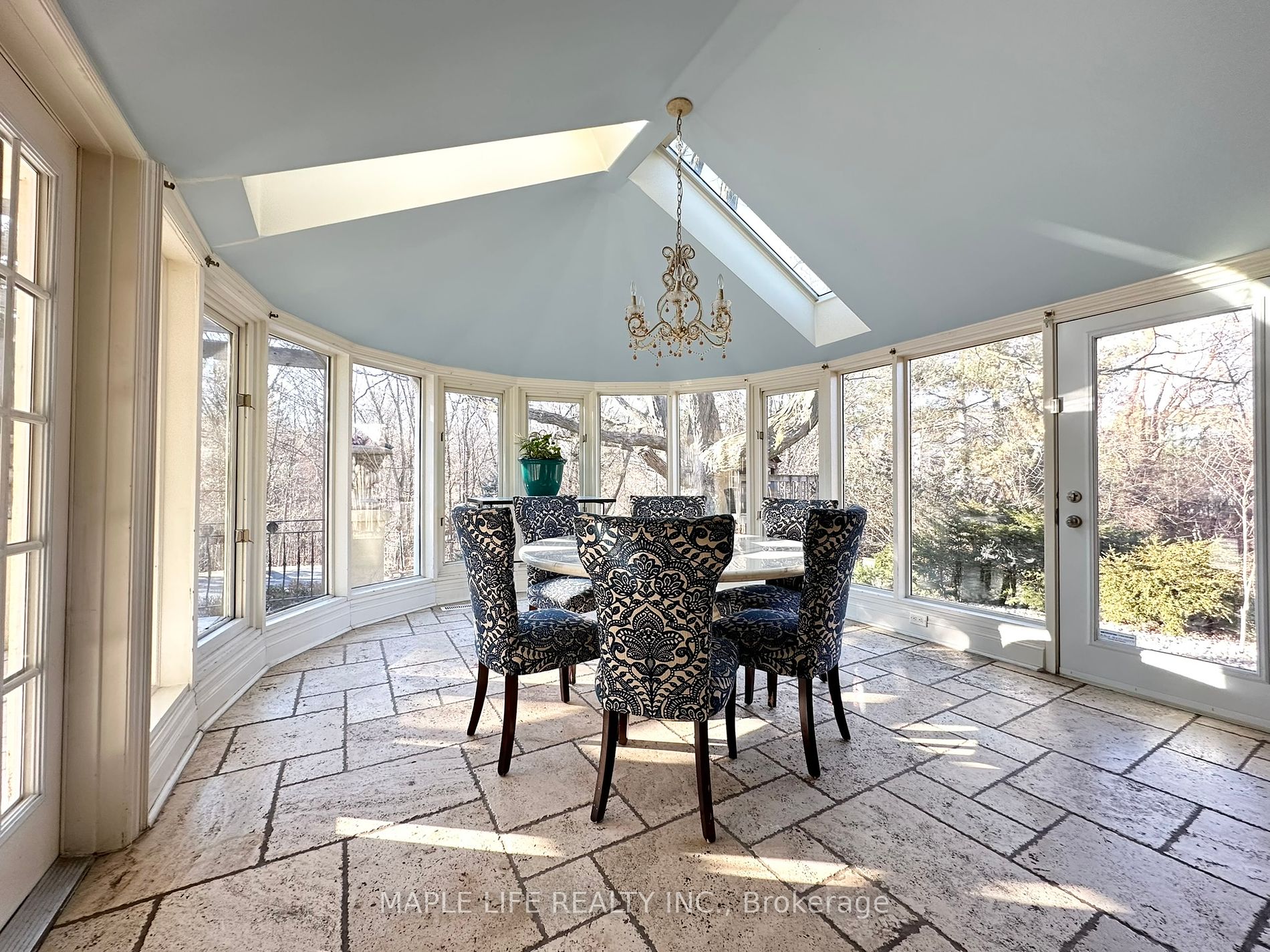 16 Brian Cliff Drive
