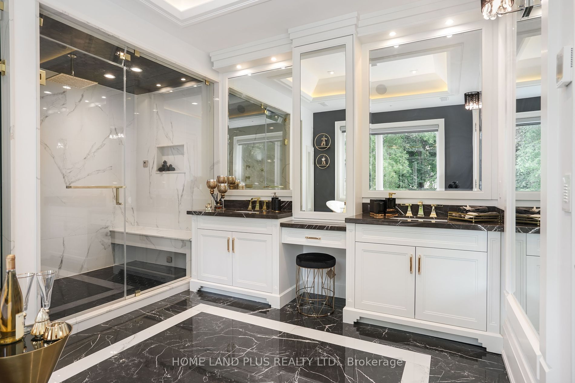 88 Aldershot Cres