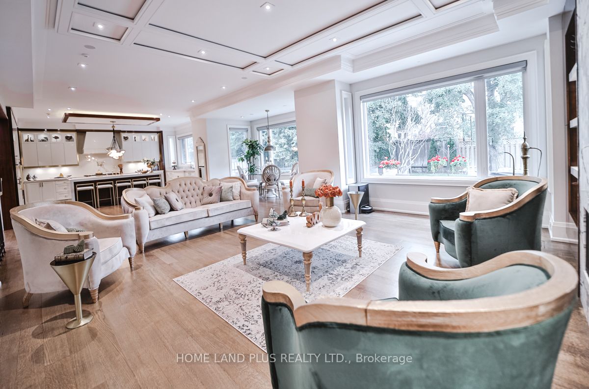 88 Aldershot Cres