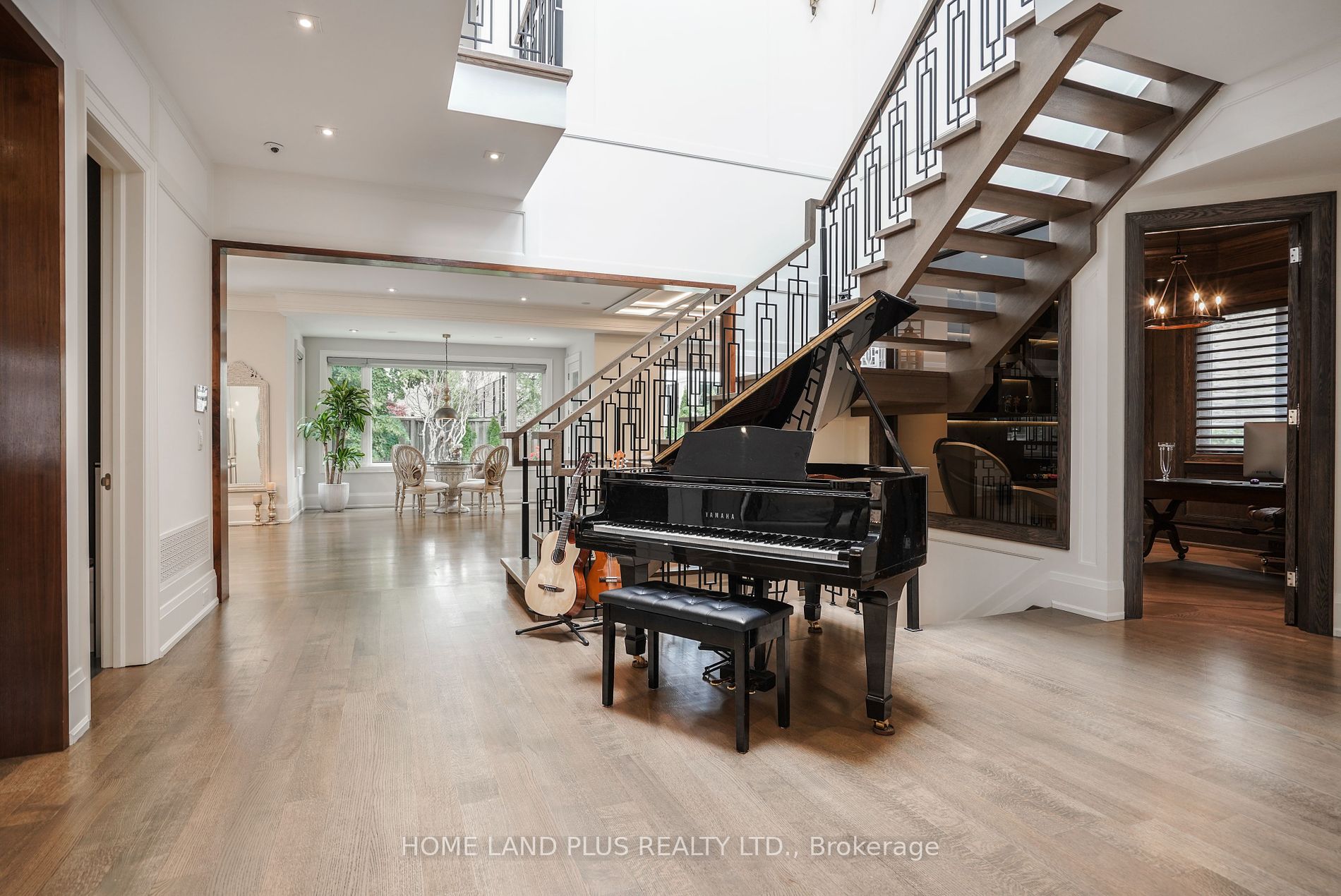 88 Aldershot Cres