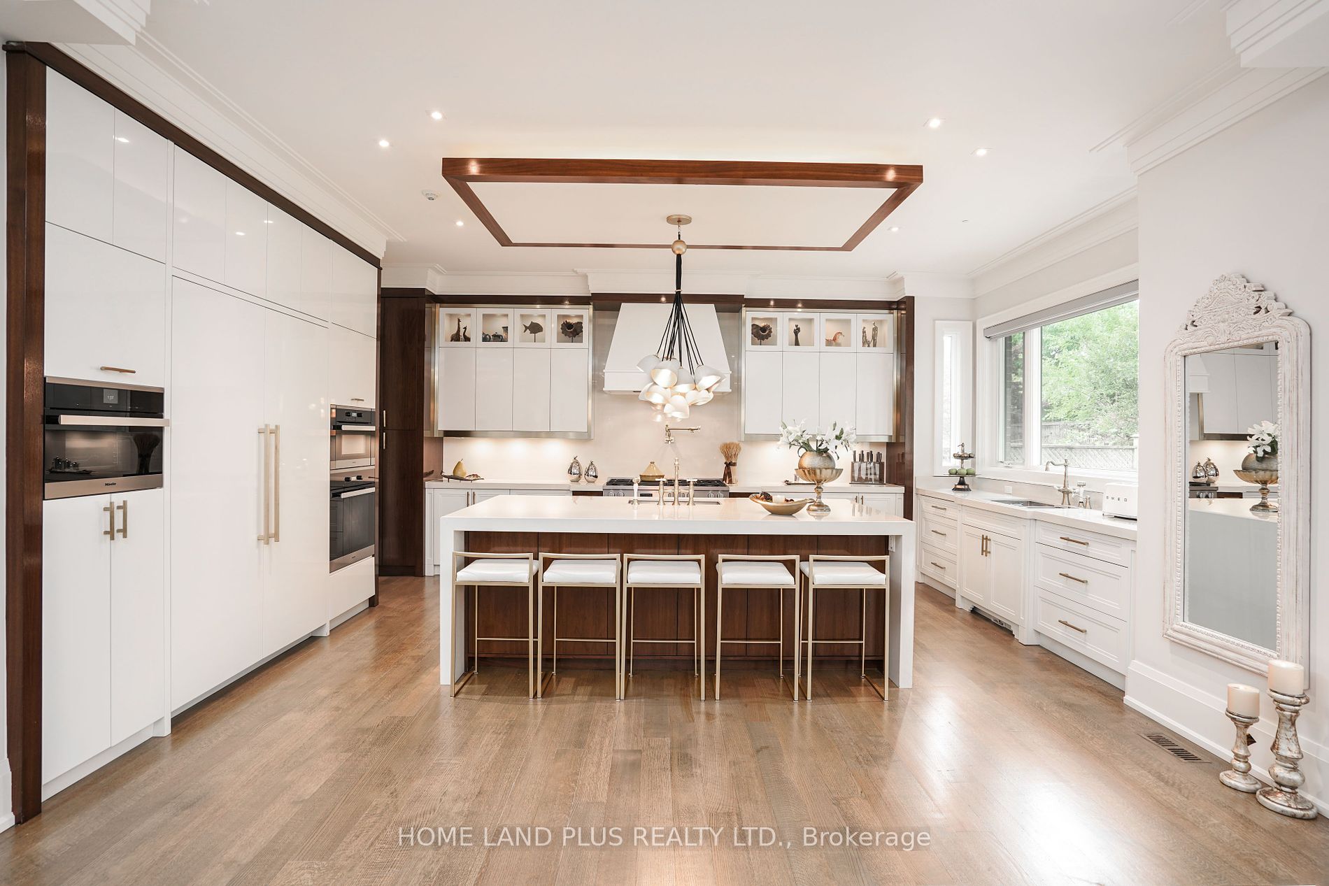 88 Aldershot Cres