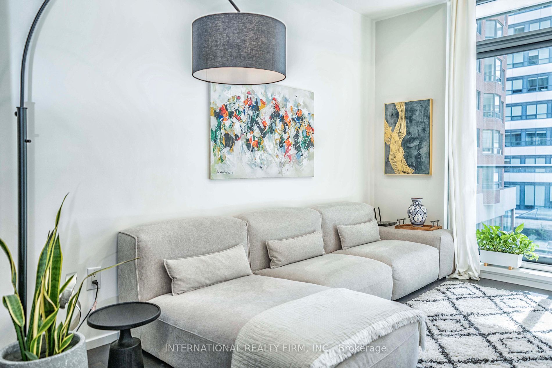 159 Dundas St E, #403