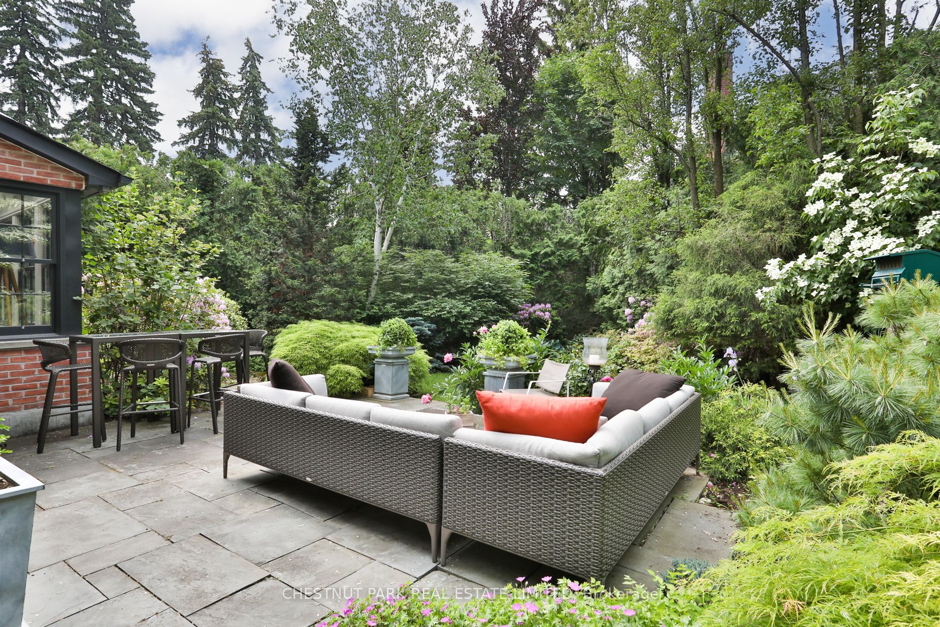 36 Riverview Dr
