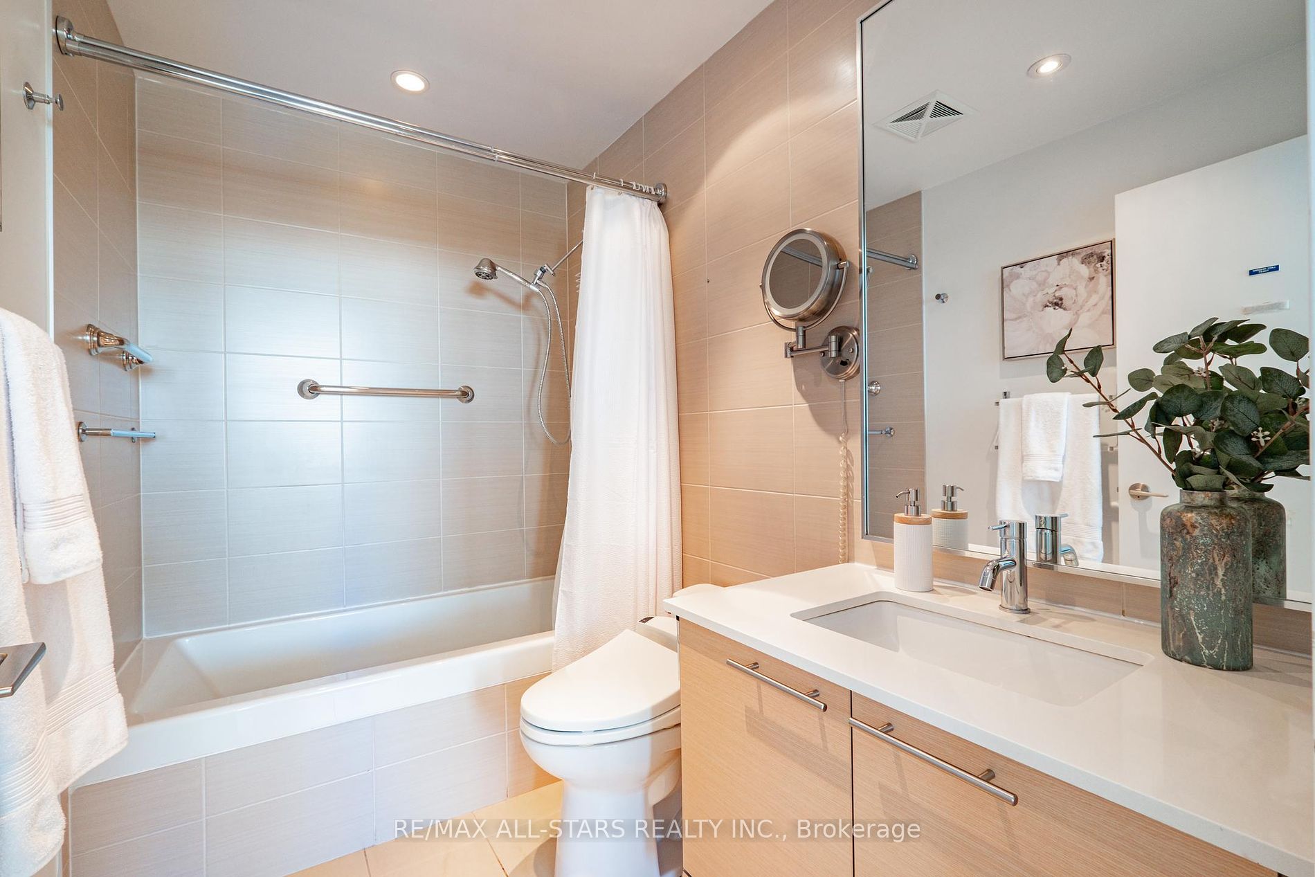 1 Market Street #1611