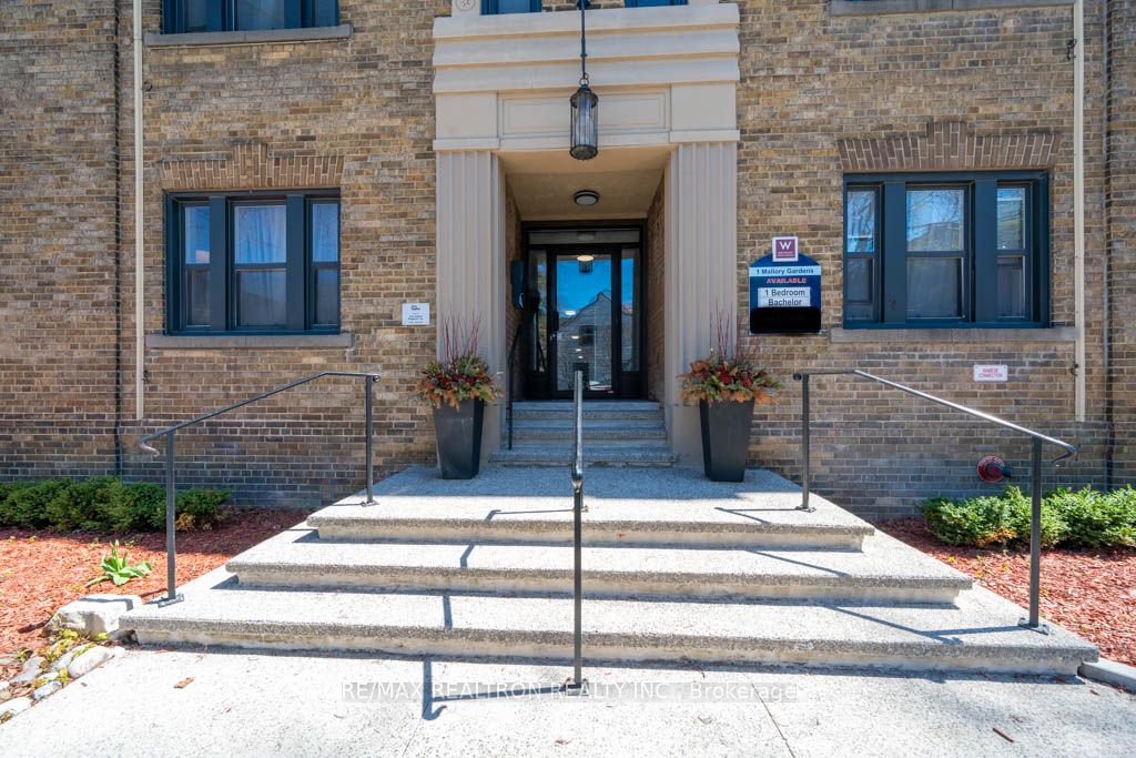 1 Mallory Gardens #43