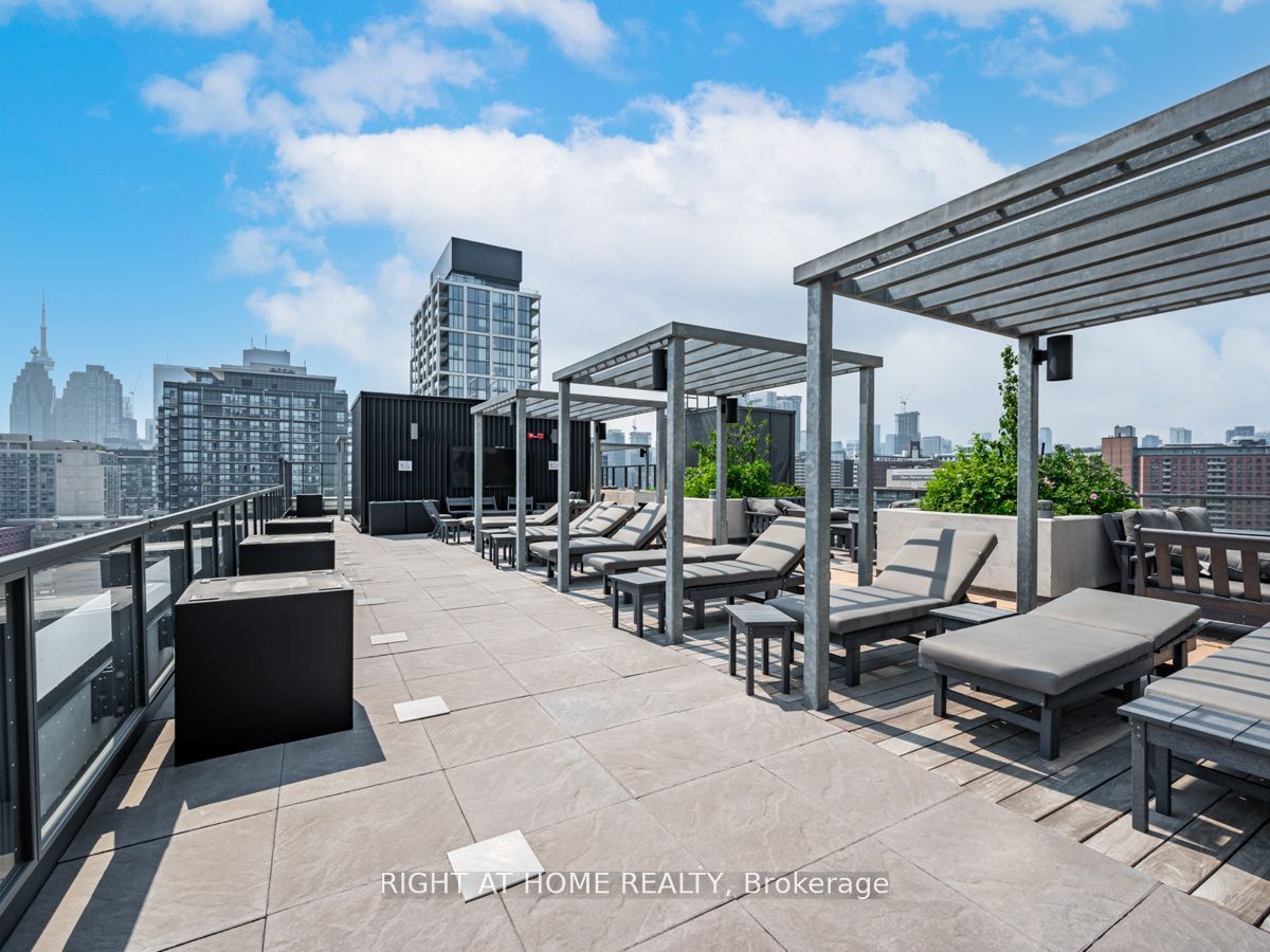 120 Parliament St, #405