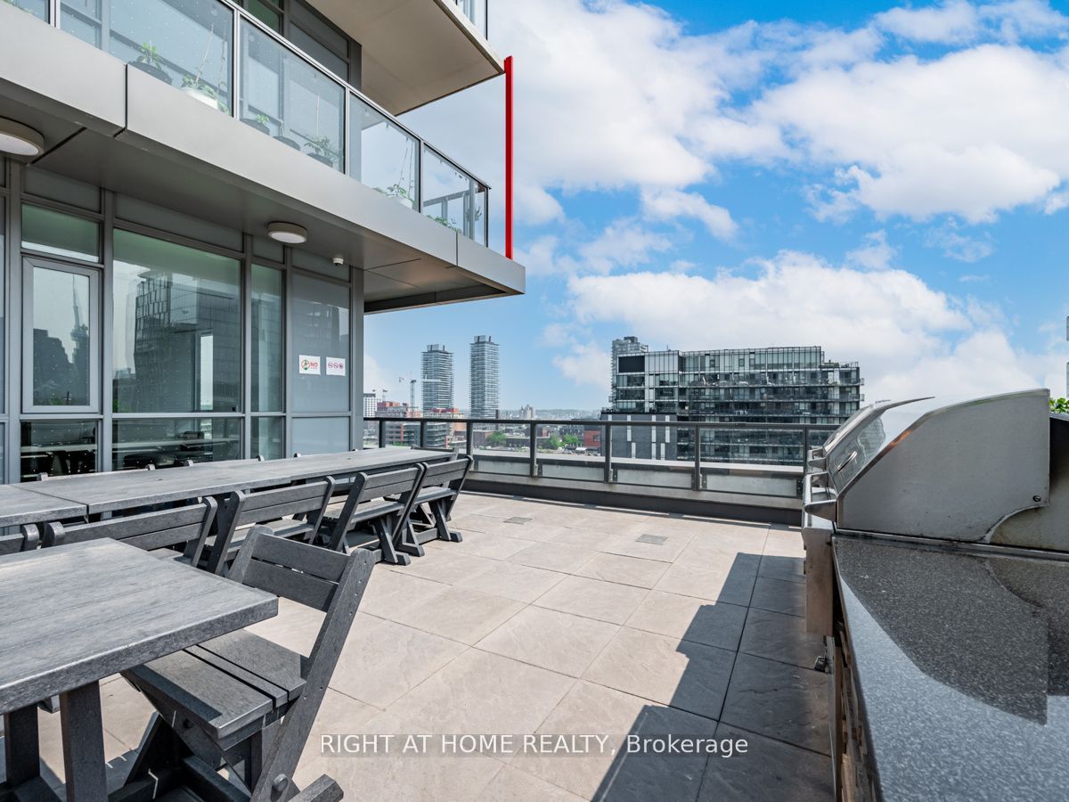120 Parliament St, #405
