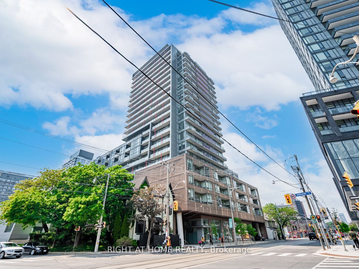 120 Parliament St, #405