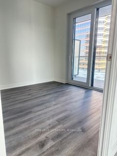 15 Ellerslie Ave, #502