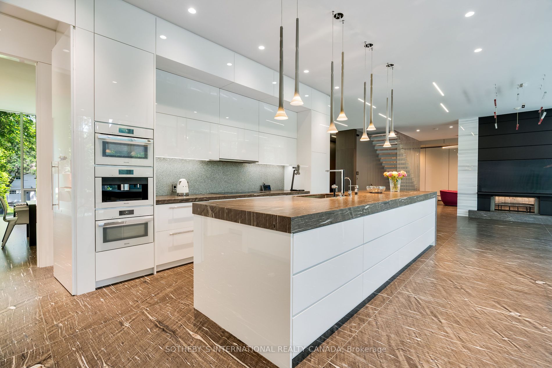 130 Riverview Drive