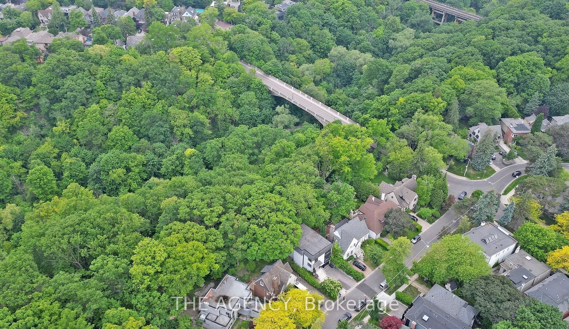 7 Douglas Crescent
