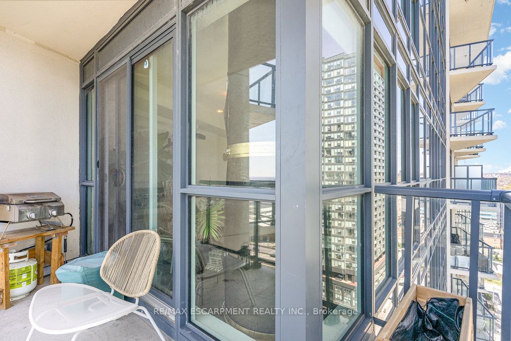 49 East Liberty St, #1802