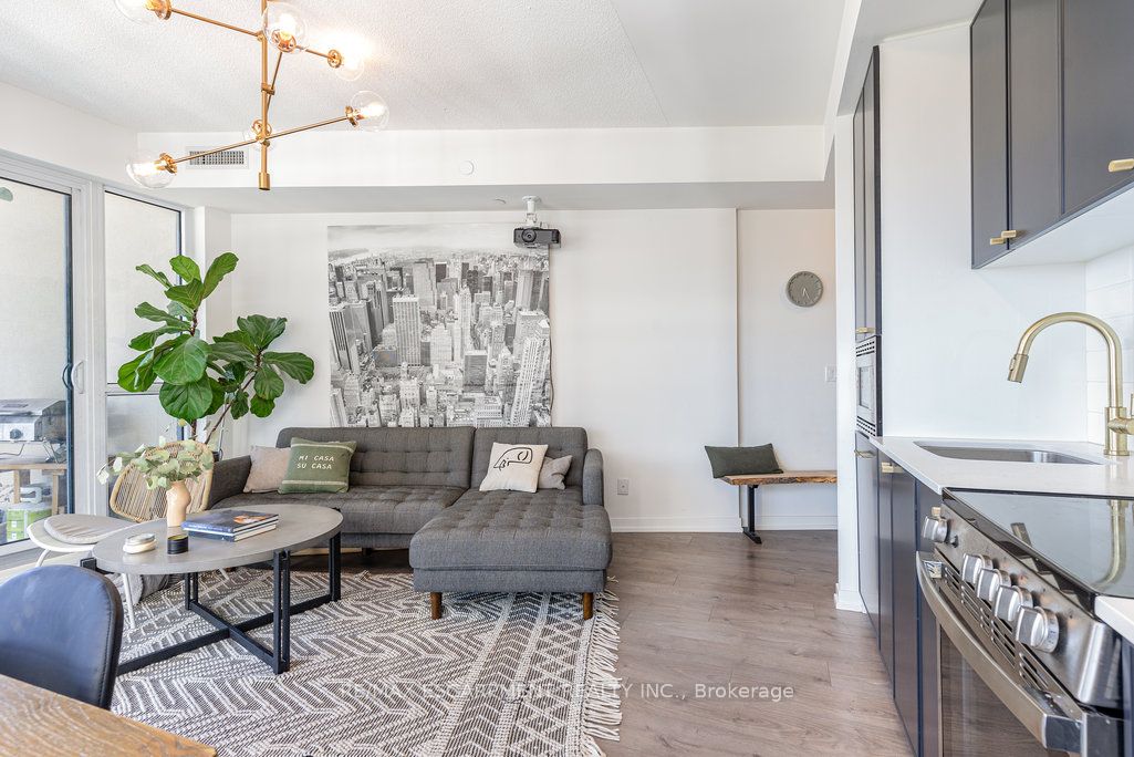 49 East Liberty St, #1802
