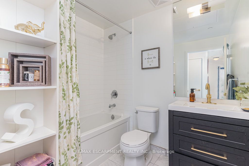 49 East Liberty St, #1802