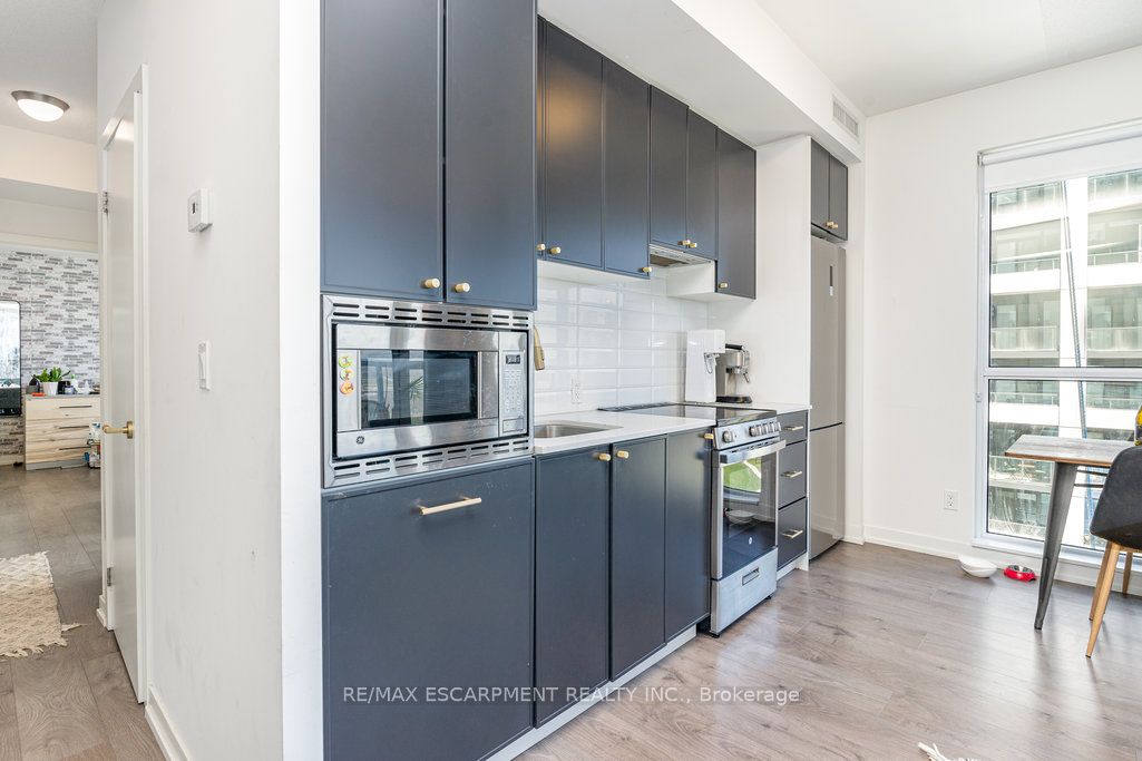 49 East Liberty St, #1802