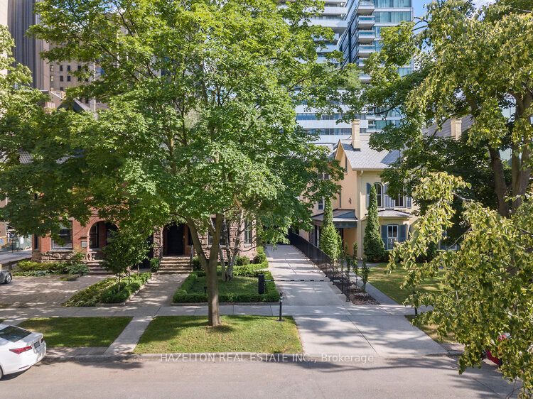 10 Prince Arthur Avenue #301