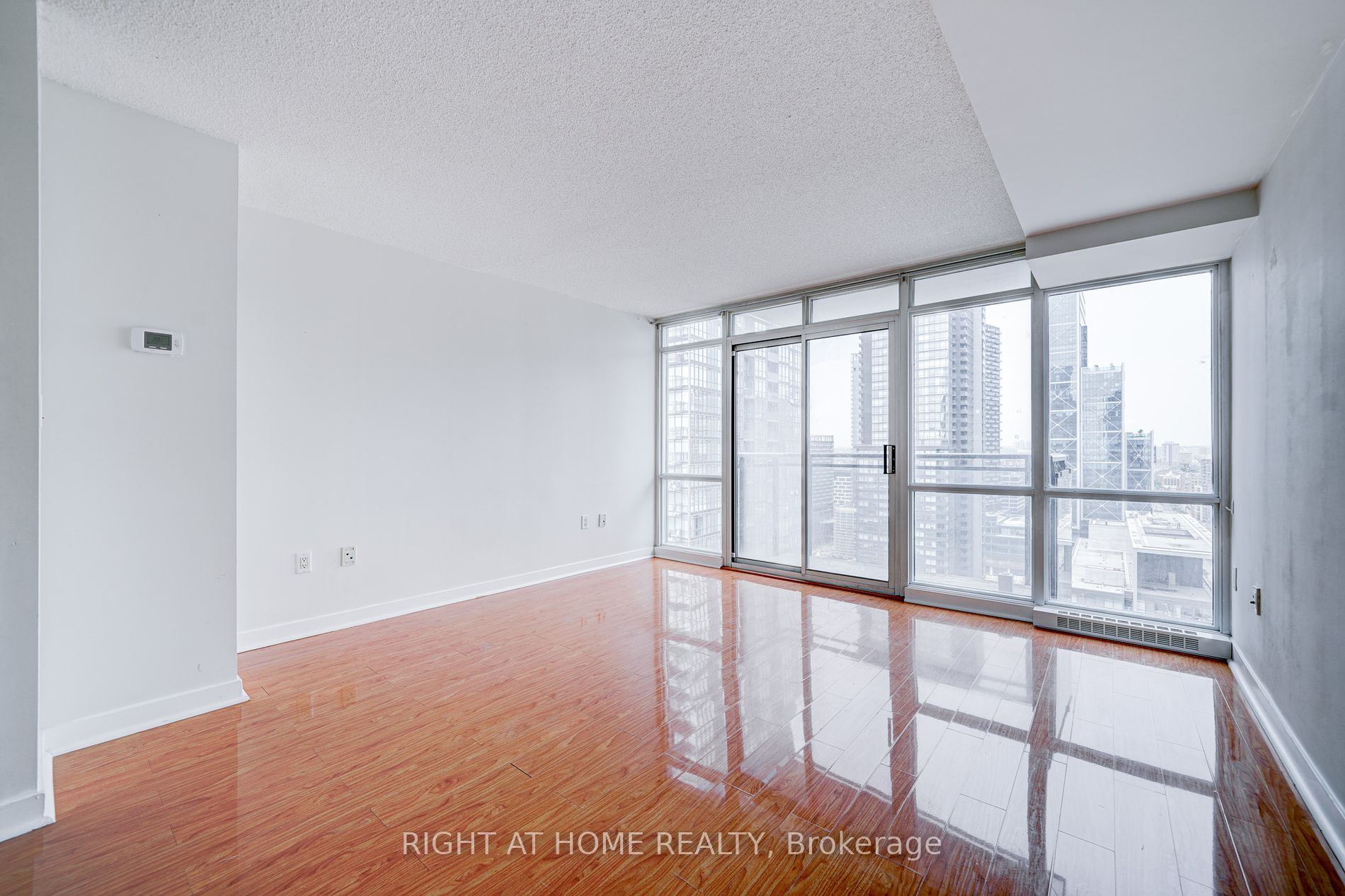 11 Brunel Crt, #3305
