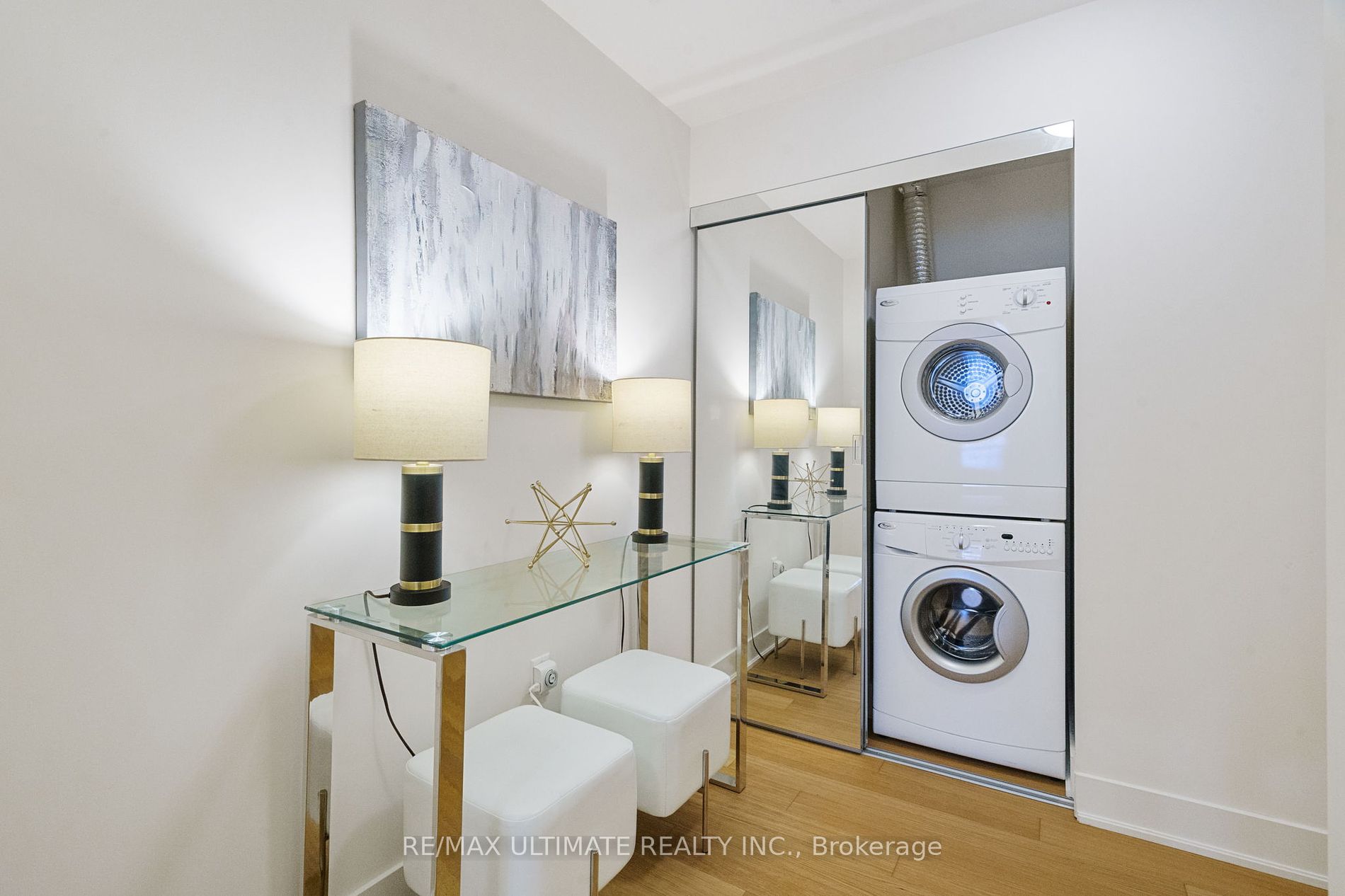30 Roehampton Avenue, #802