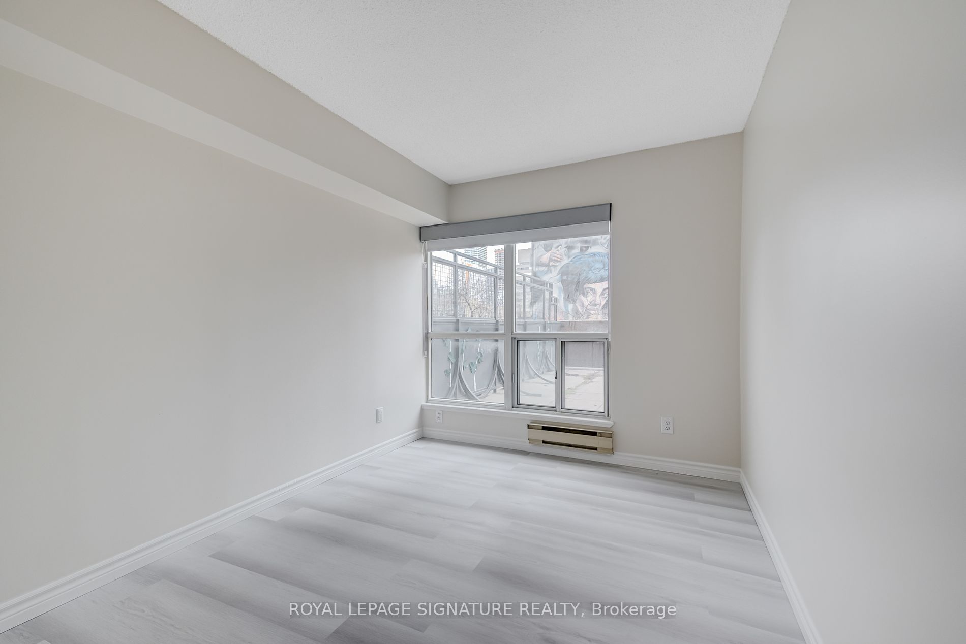 7 Carlton St, #306