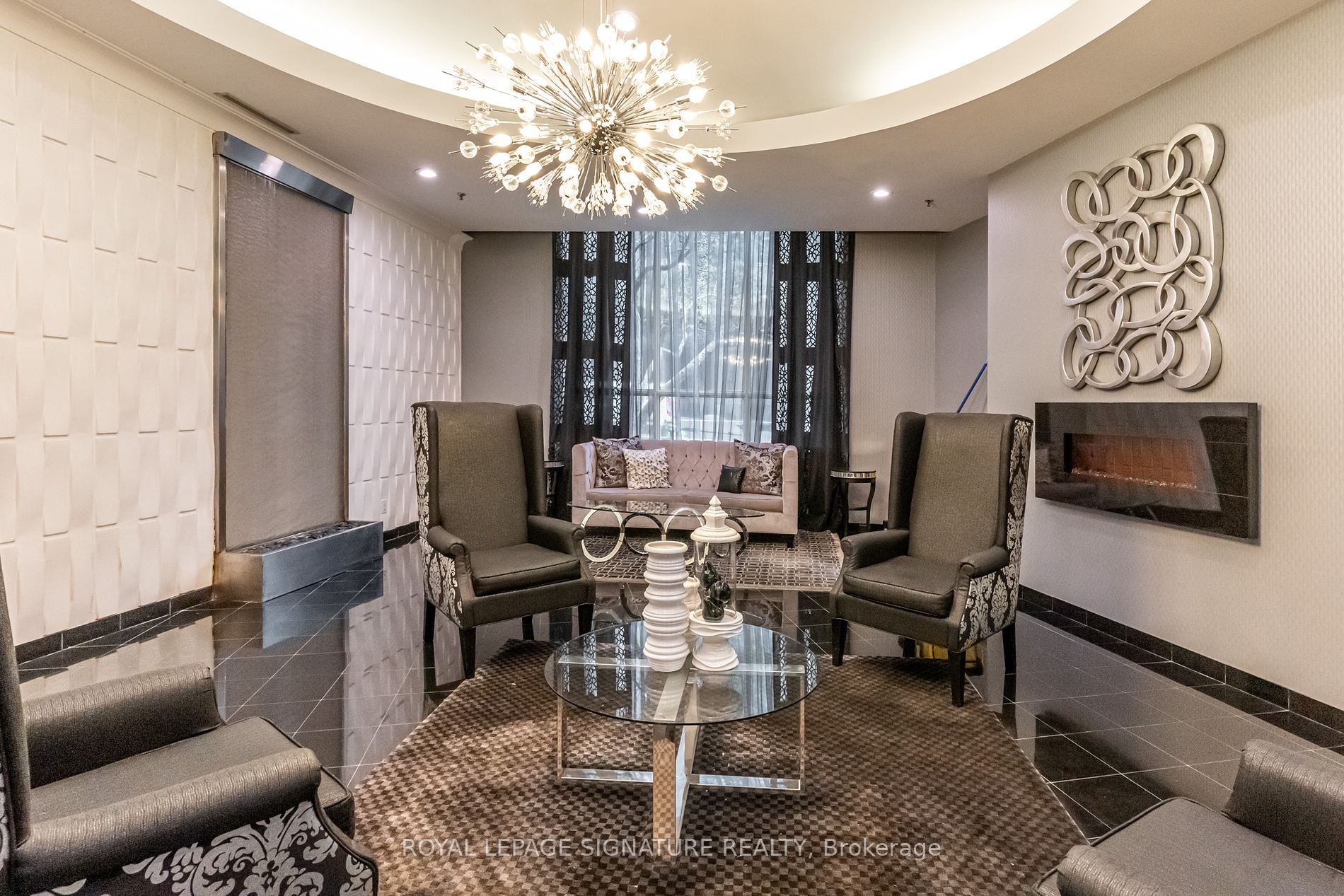 7 Carlton St, #306
