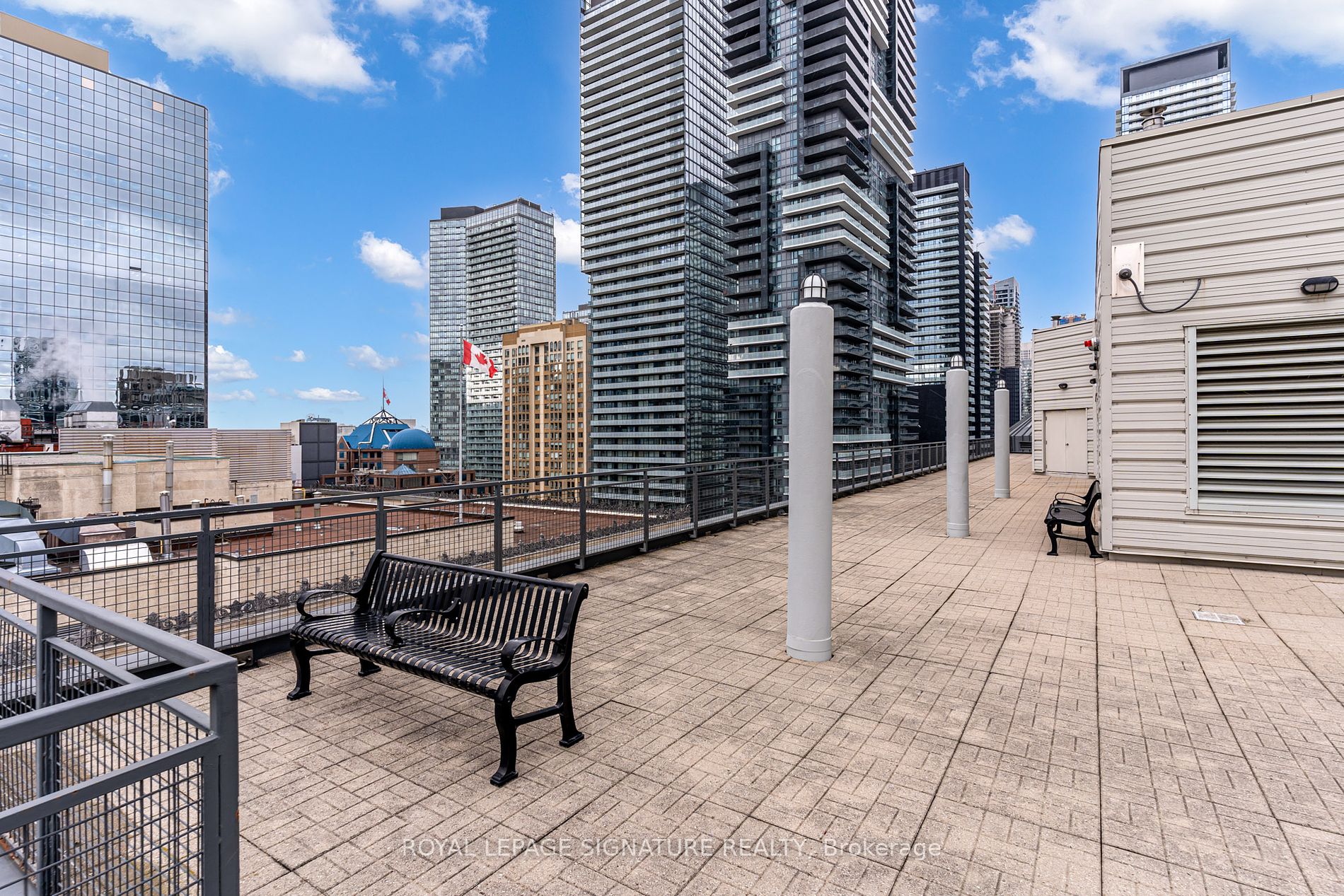 7 Carlton St, #306