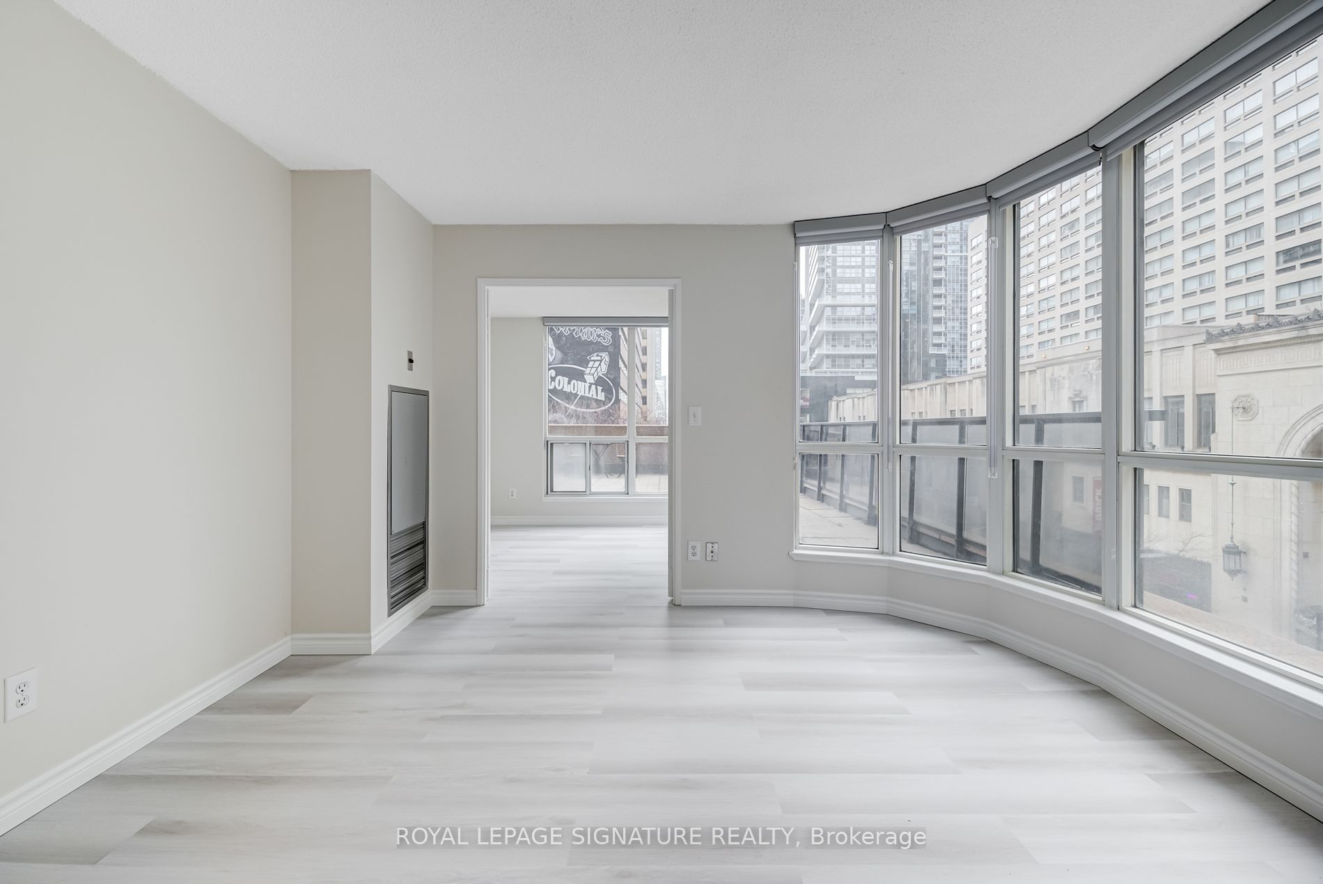 7 Carlton St, #306