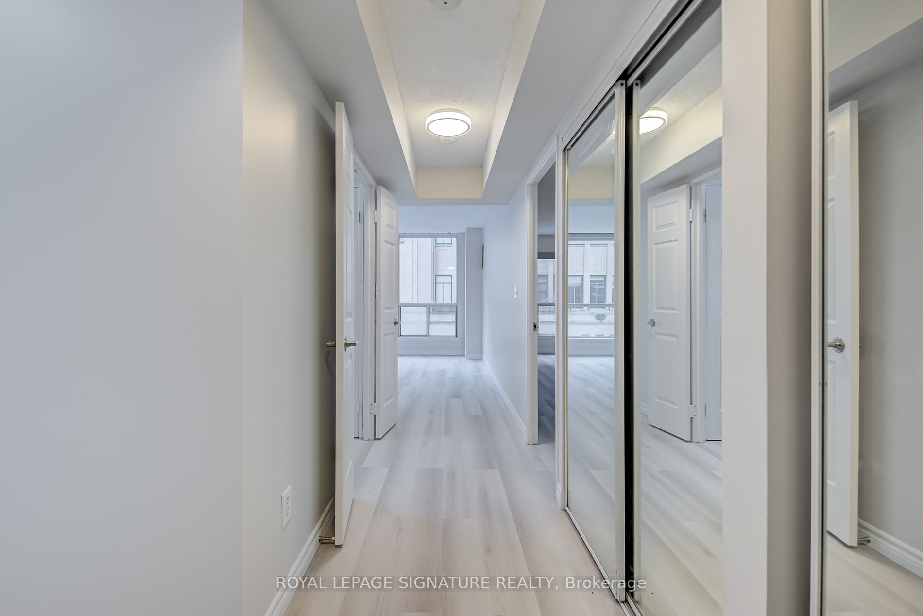 7 Carlton St, #306