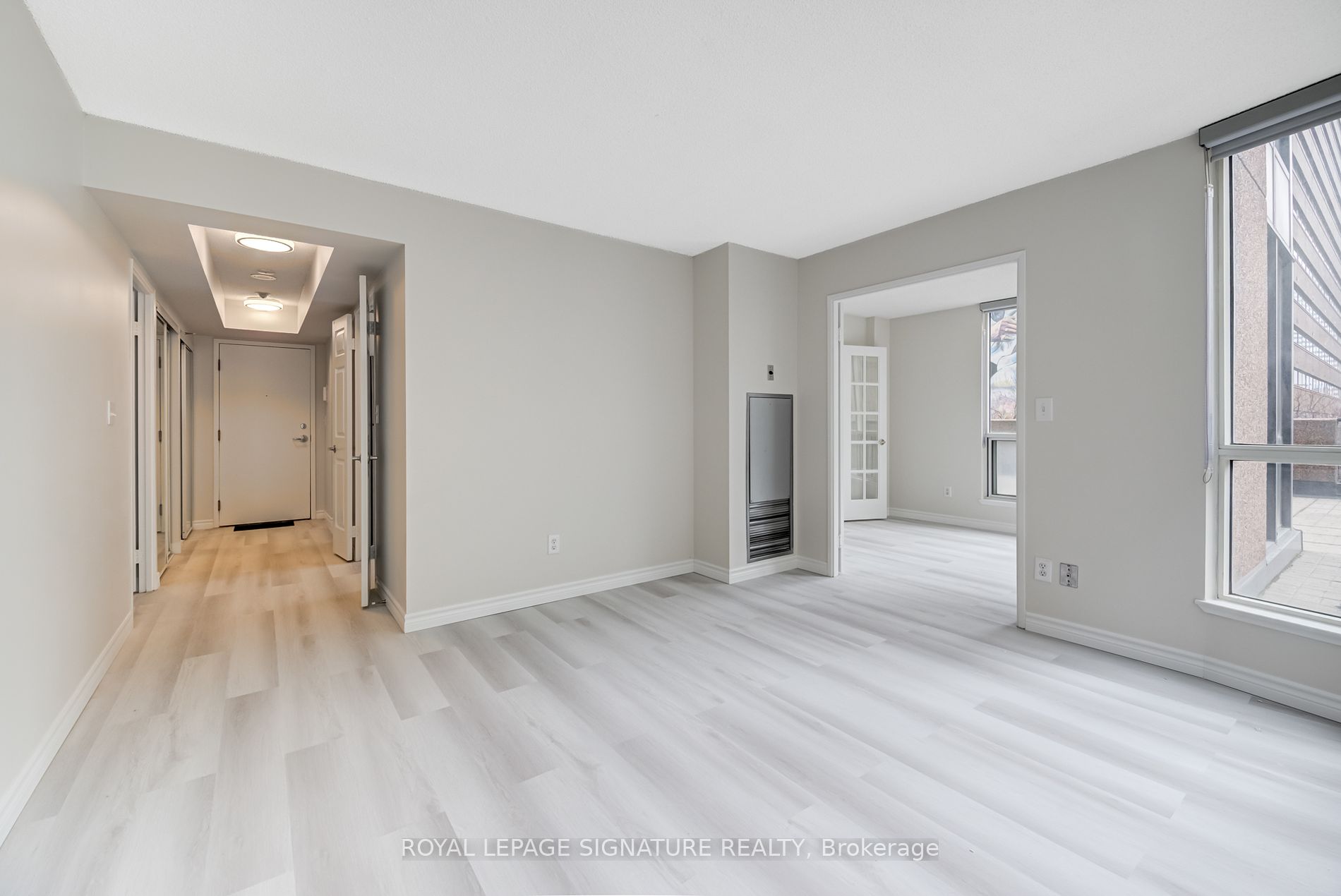 7 Carlton St, #306