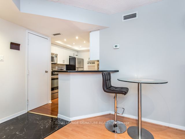 1001 Bay St, #1007