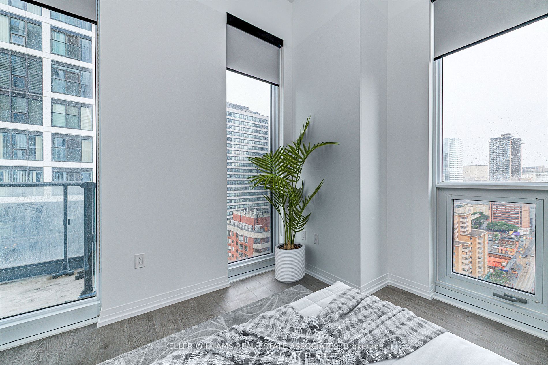 251 Jarvis St, #2001