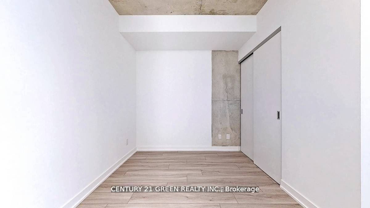 458 Richmond St W, #204