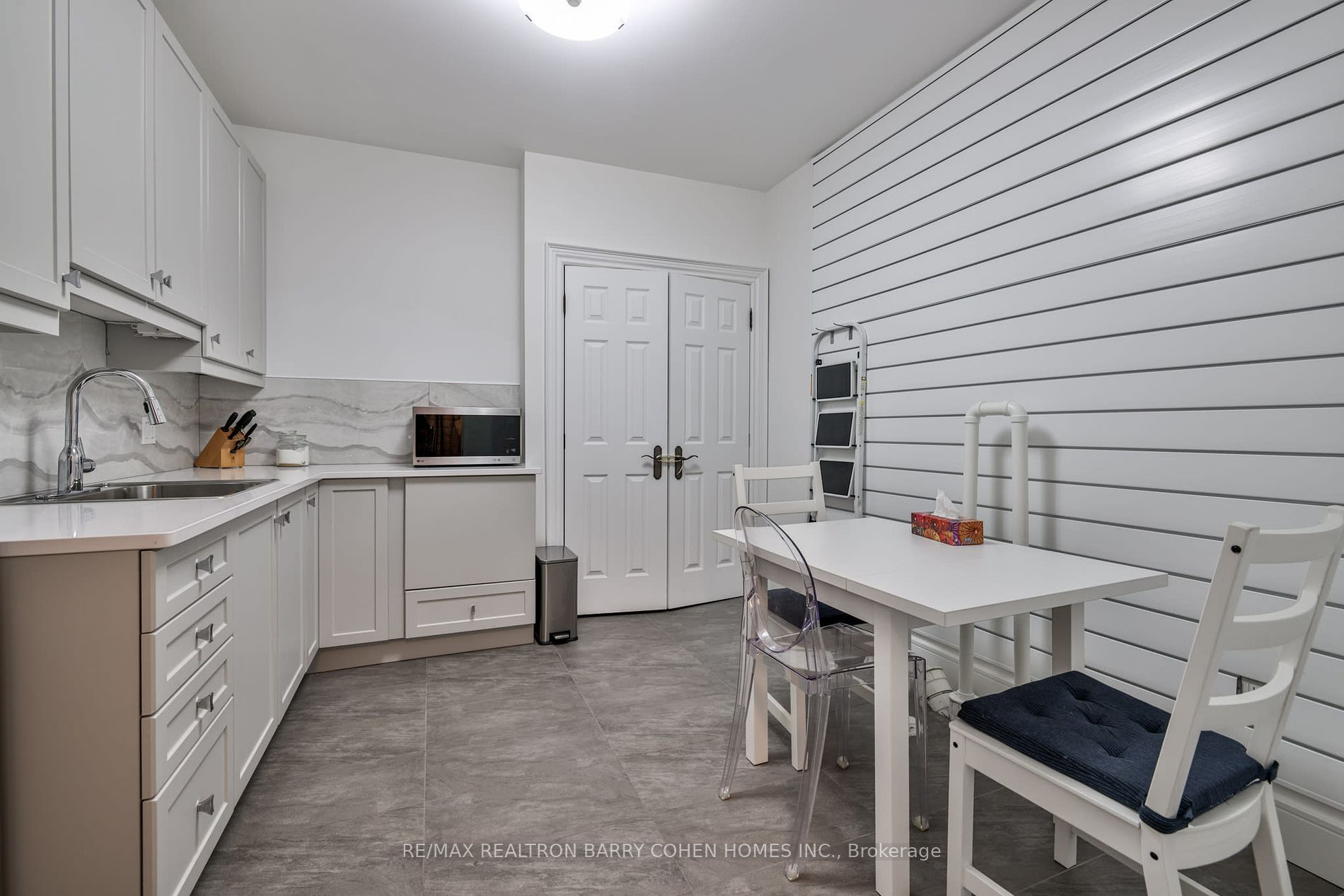 148 Highland Crescent