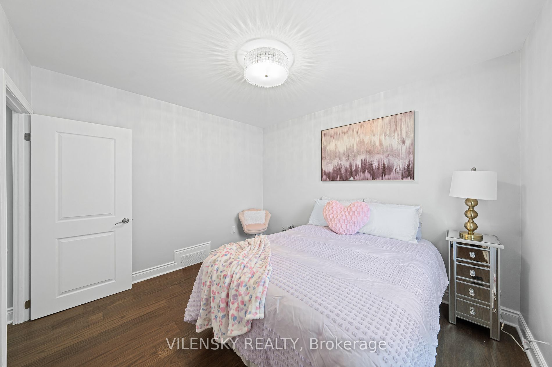 15 Allingham Gdns