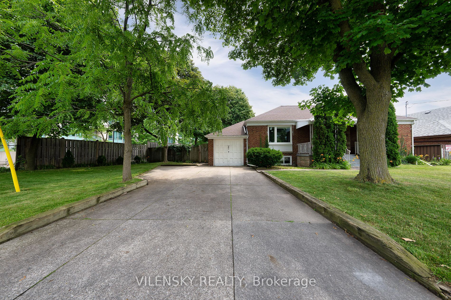 15 Allingham Gdns