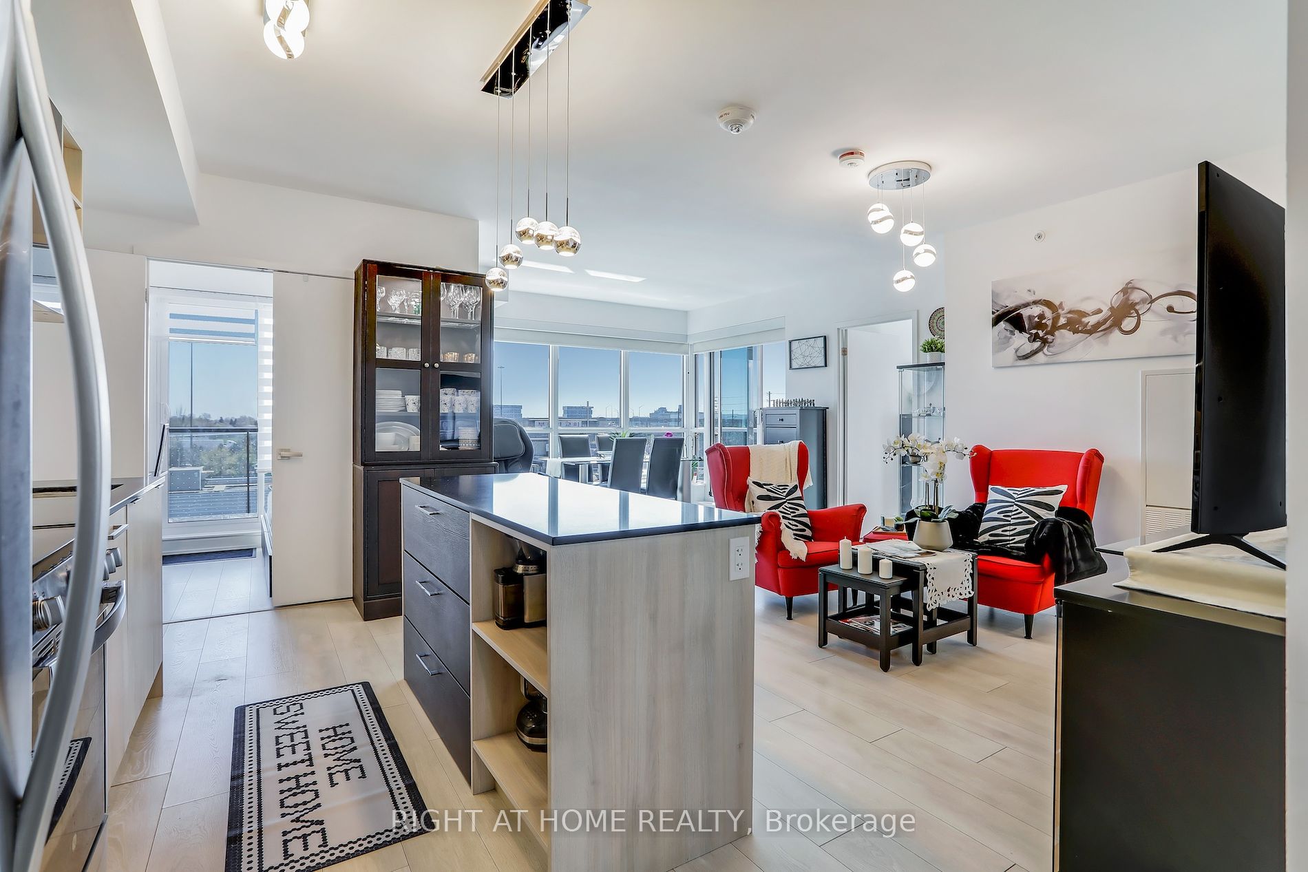 31 Tippett Road, #402