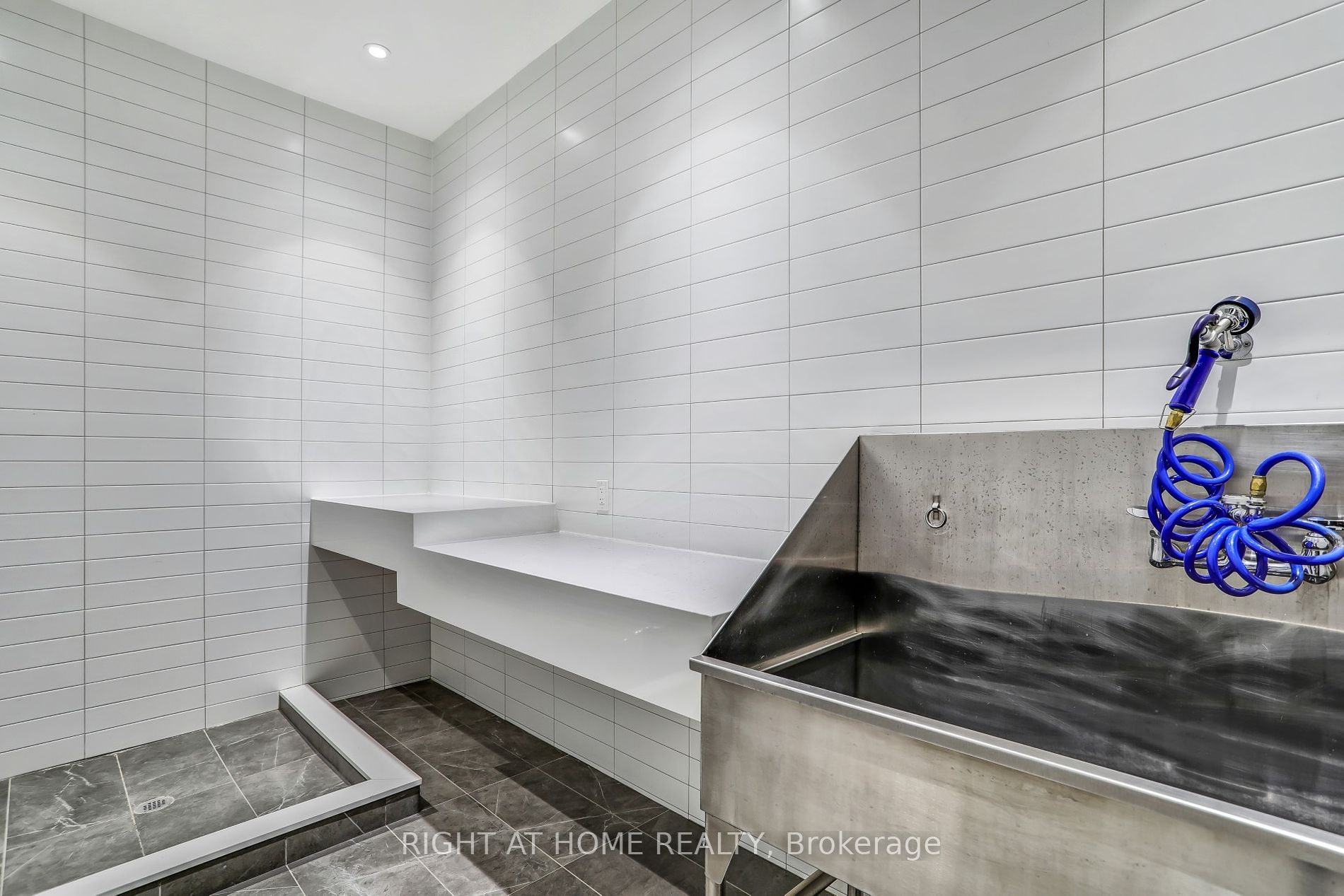 31 Tippett Road, #402