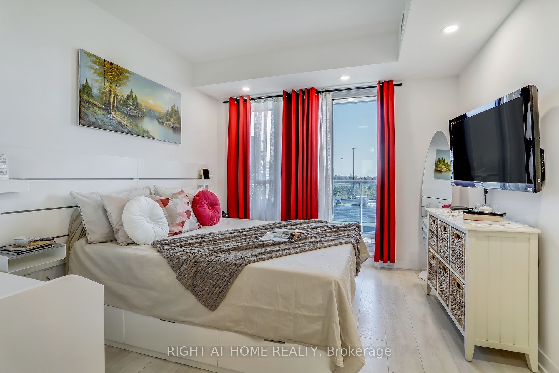 31 Tippett Road, #402