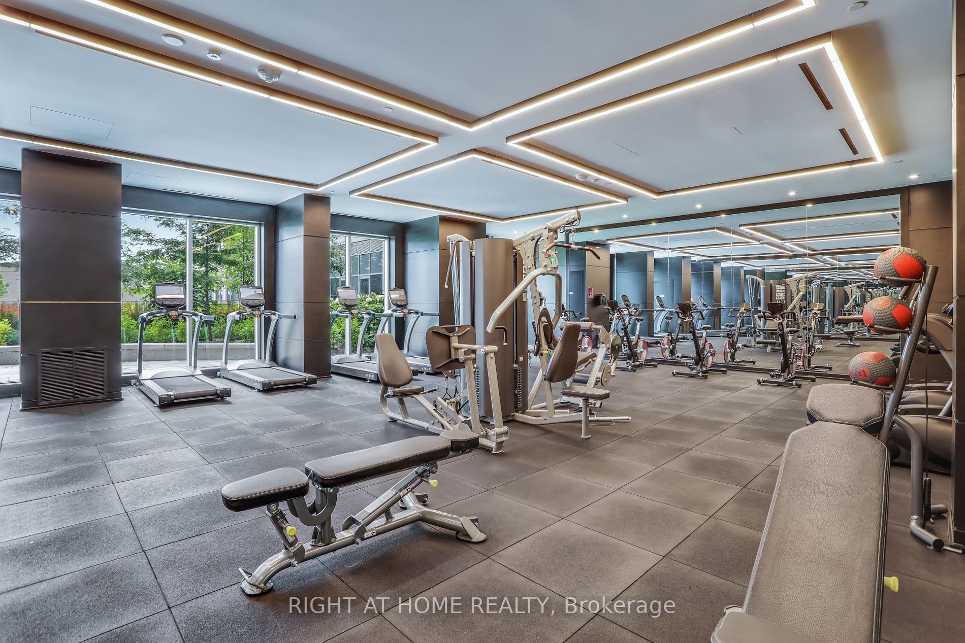 31 Tippett Road, #402