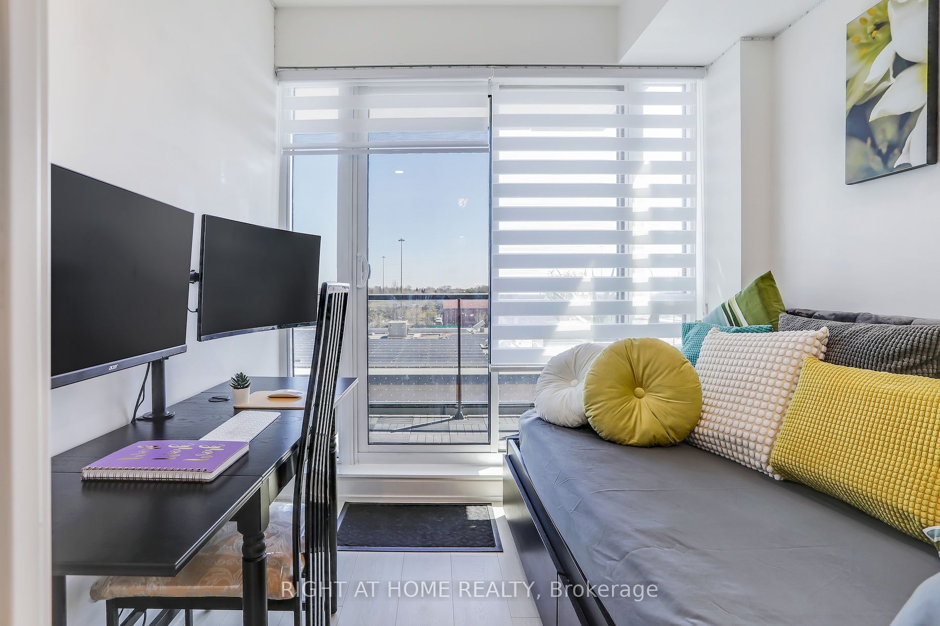 31 Tippett Road, #402