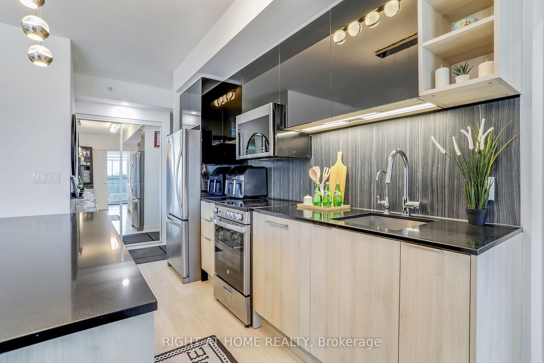 31 Tippett Road, #402