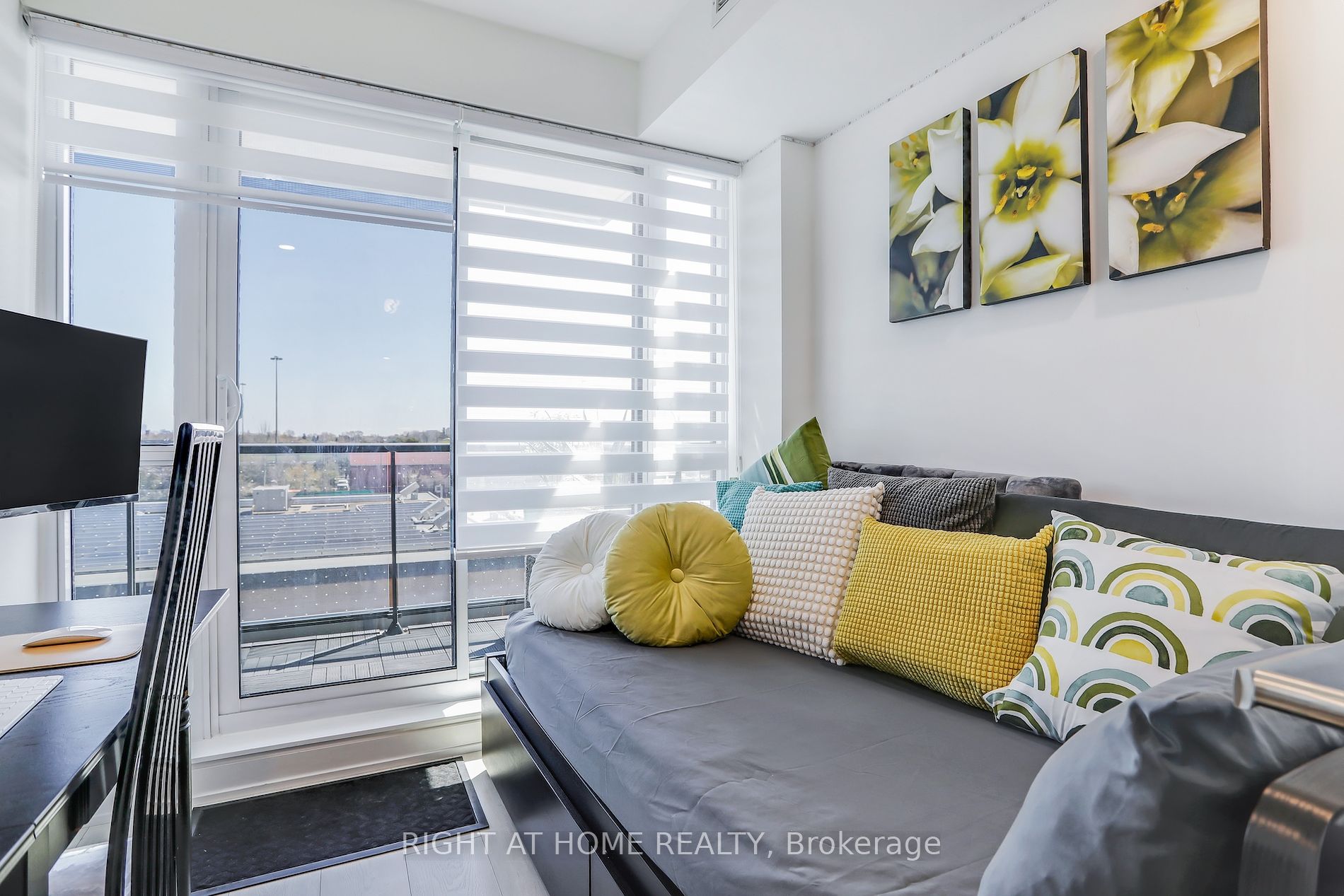 31 Tippett Road, #402