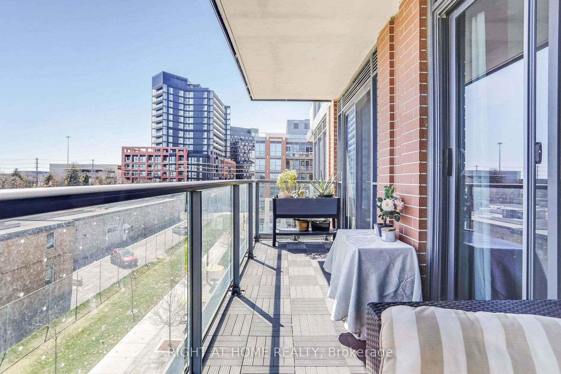 31 Tippett Road, #402