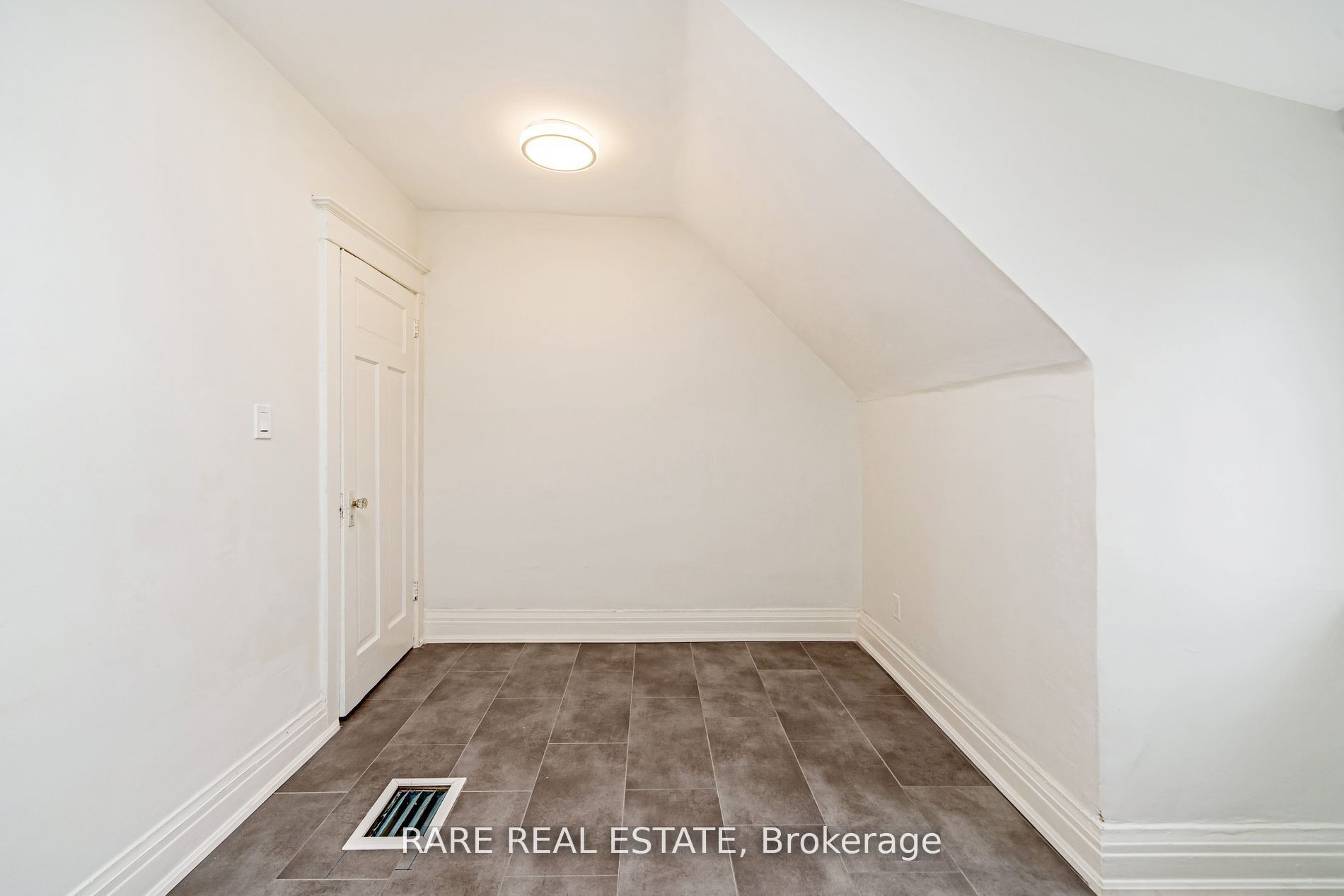 216 Oakwood Avenue