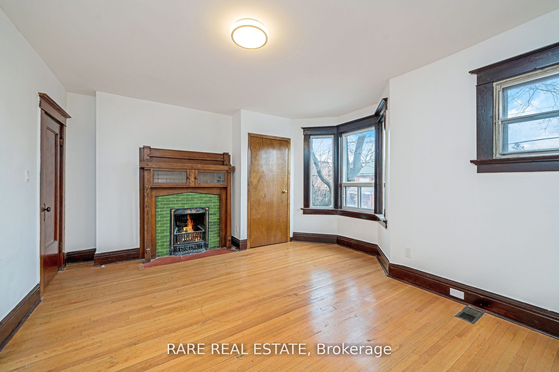 216 Oakwood Avenue