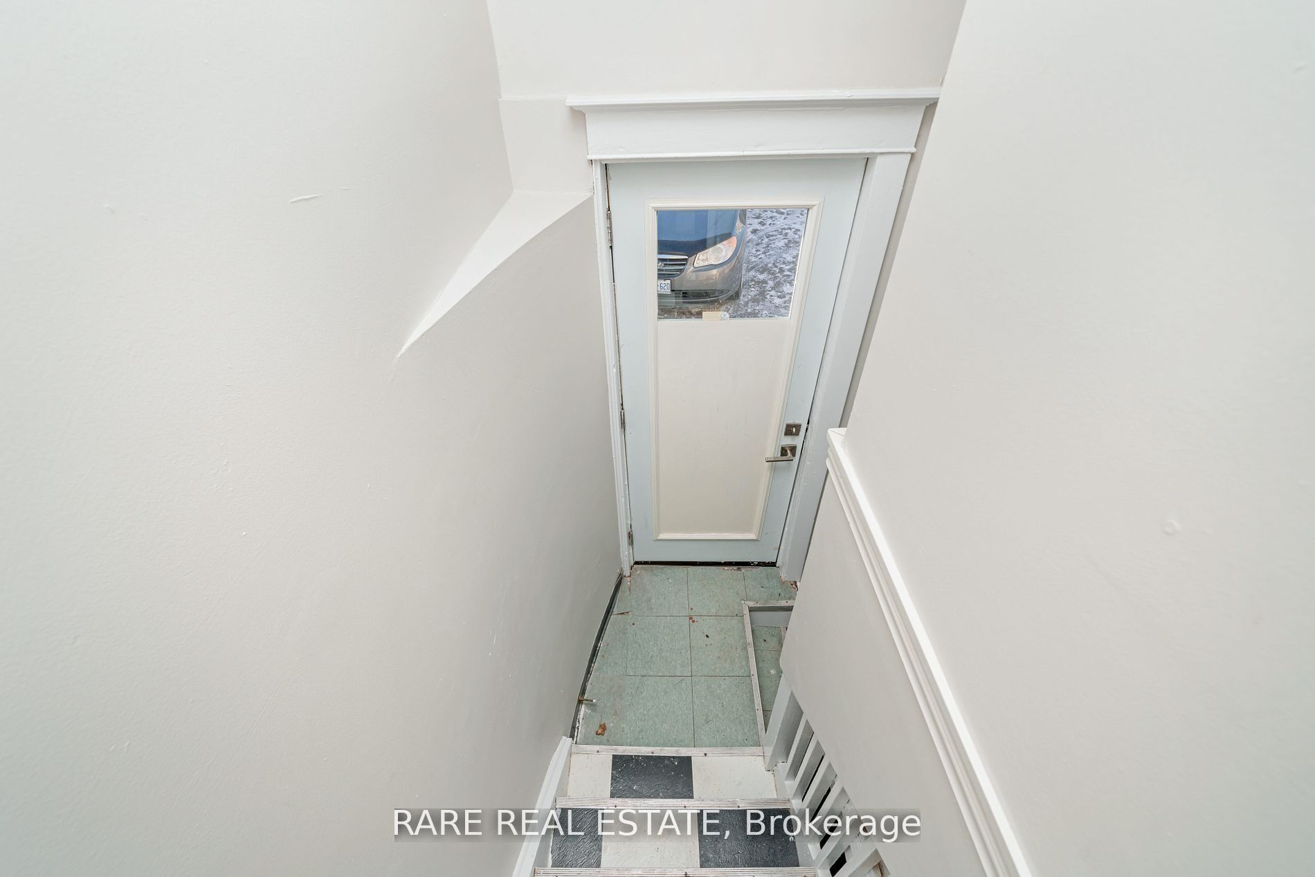 216 Oakwood Avenue